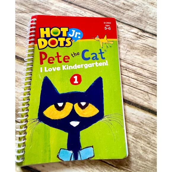PETE THE CAT-HOT DOTS ACTIVITY SET - Picture 7 of 15